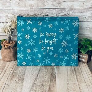 NWT THRIVE Blue Snowflakes Makeup Bag Be Happy Be Bright Be You Cosmetic Bag